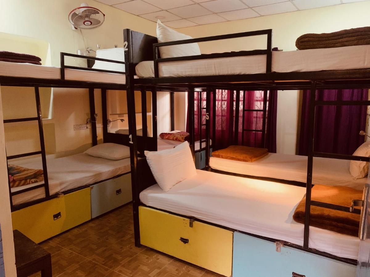 Vagabond Stay Hostel Bénarès Extérieur photo